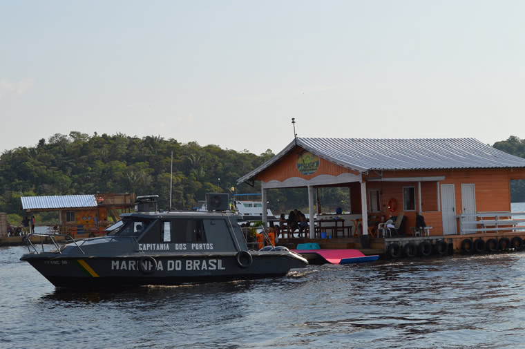 A insustentável defesa dos flutuantes no Tarumã-Açu