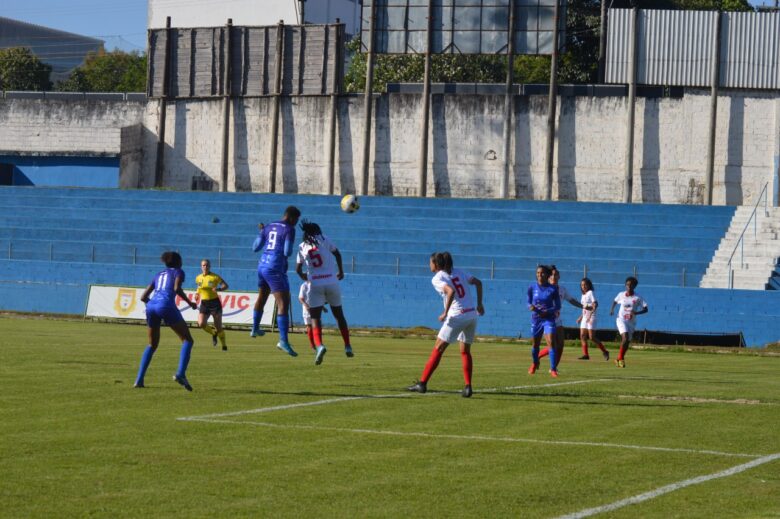 Taubaté vence 3B por três gols de diferença e é campeão do