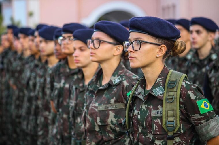 Exército Brasileiro forma primeiras mulheres especializadas em