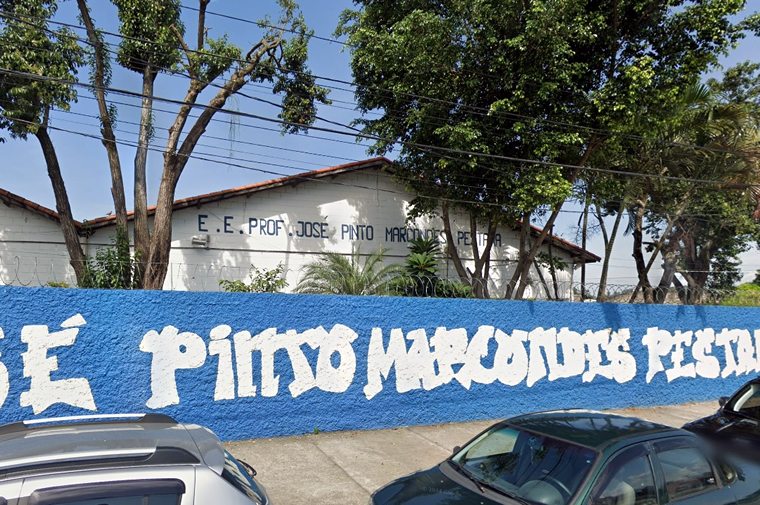 Escola pública em Pindamnhangaba