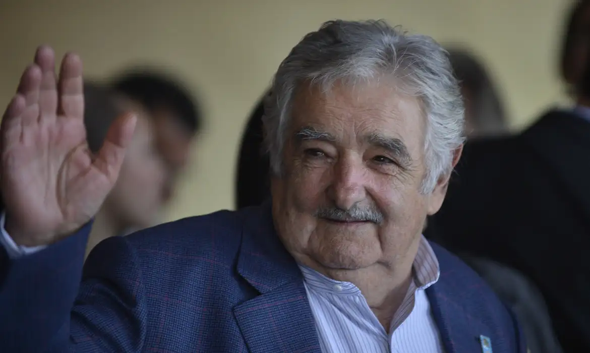 Ícone da esquerda, ele enfrentava um câncer de esôfago