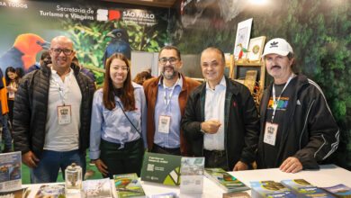 Na foto com os representantes de Pinda, a coordenadora de turismo da Secretaria de Turismo e Viagens do Estado de São Paulo Ana Clemente e o secretário de Turismo do Estado, Roberto Lucena