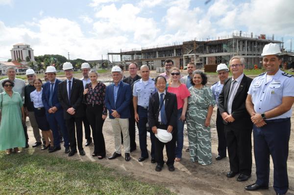 Comitiva pôde conhecer o espaço em que estão sendo construídos os prédios e comemorou a agilidade das obras e comprometimento das equipes envolvidas
