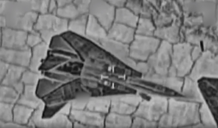 Os ataques tiveram como alvo pistas, hangares subterrâneos, uma aeronave de reabastecimento e aeronaves F-14, F-5 e AH-1 do regime iraniano.