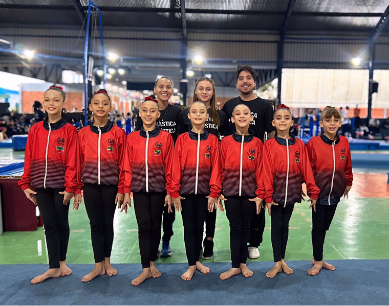 Ginástica Artística de Pindamonhangaba nos Jogos da Juventude.
