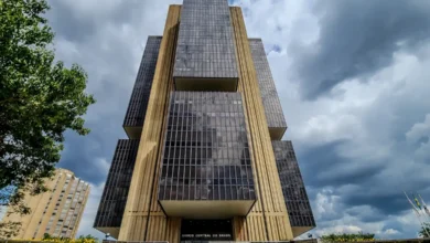 Cheque especial e consignados reduzem percentuais cobrados, diz BC