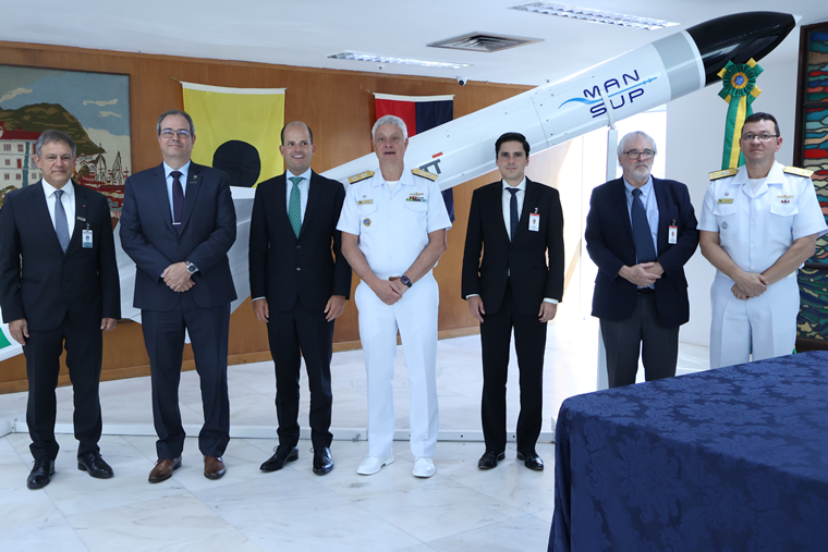 O evento aconteceu nesta quinta-feira (26) na sede da Diretoria-Geral do Material da Marinha, no Rio de Janeiro