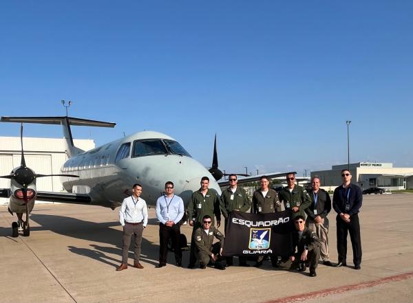 Será atualizada toda a aviônica das aeronaves, trazendo mais precisão, confiabilidade e capacidade de integração com outros sistemas.