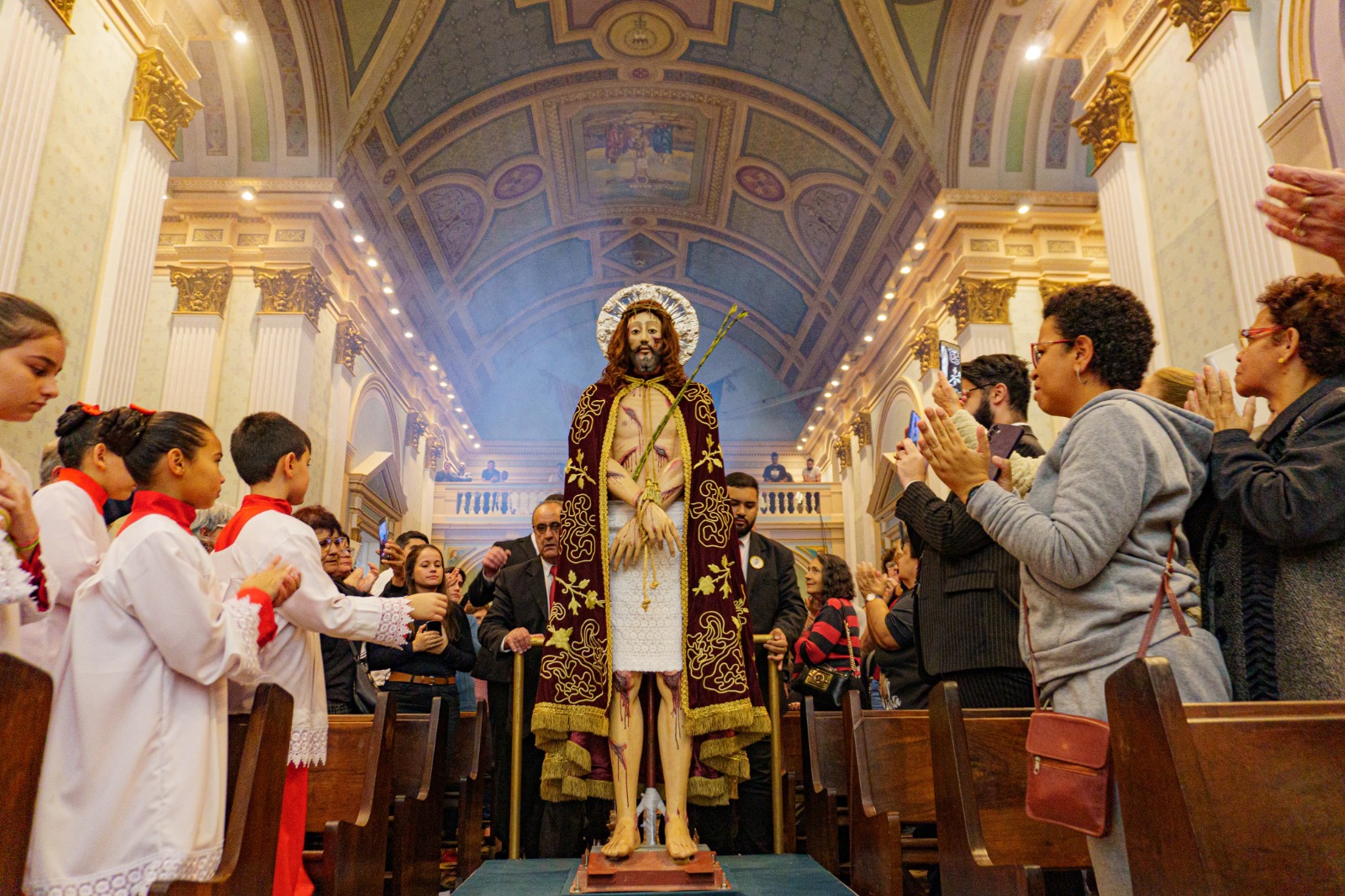A programação religiosa começa em 27 de julho no primeiro dia da novena solene, quando haverá a descida da imagem do Senhor Bom Jesus, considerado popularmente padroeiro de Tremembé