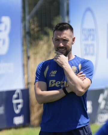 Francesco Farioli tem dado oportunidade a todos os jogadores, mas alguns deverão mudar ares