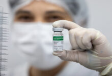 Frasco da vacina Influenza produzida no Instituto Butantan.