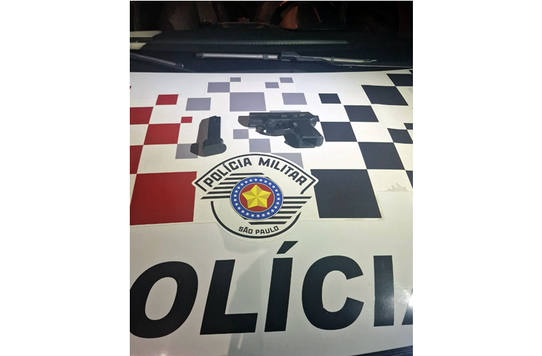 Arma apreendida pela polícia em Cruzeiro