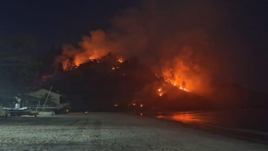 Três viaturas foram mobilizadas para o local, incluindo uma equipe de apoio vinda do Corpo de Bombeiros de Caraguatatuba