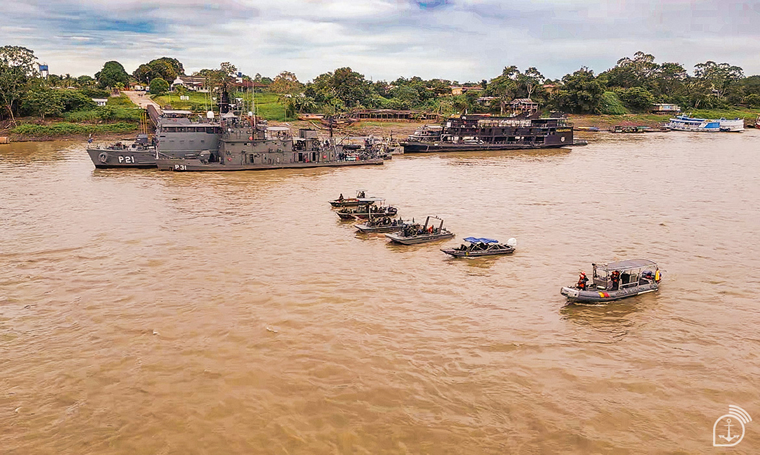 Ação conjunta faz parte da Operação BRACOLPER e resultou na inspeção de mais de 200 embarcações nos rios da Amazônia.