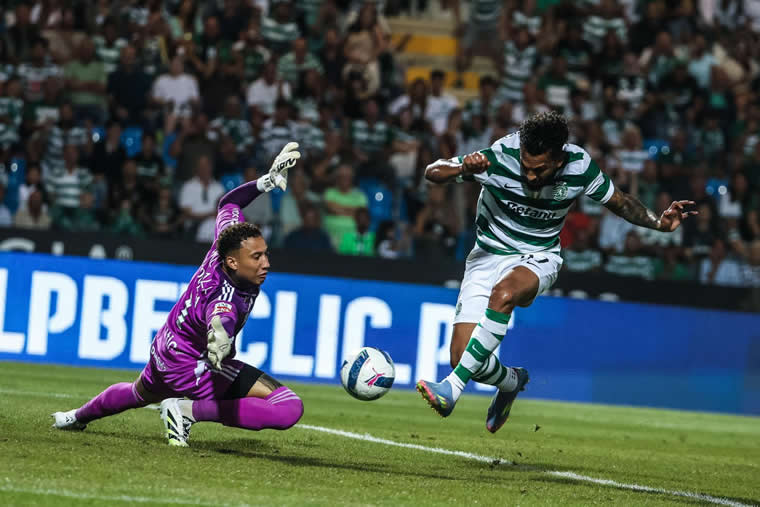 O colombiano Luis Suárez lutou muito, mas, para já, não fez esquecer o sueco Gyokeres