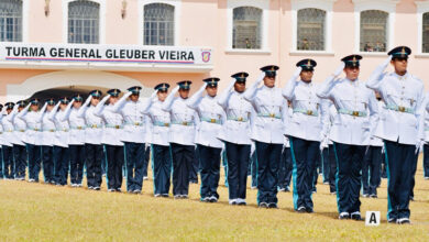 Em cerimônia solene, com plena consciência de suas responsabilidades e atribuições militares, os alunos assumiram o compromisso de defender a Pátria, com o sacrifício da própria vida, se preciso for.