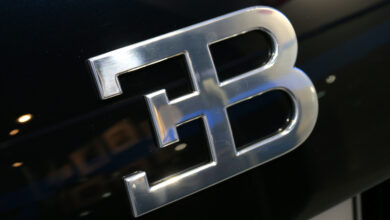 O logotipo da marca "Bugatti"