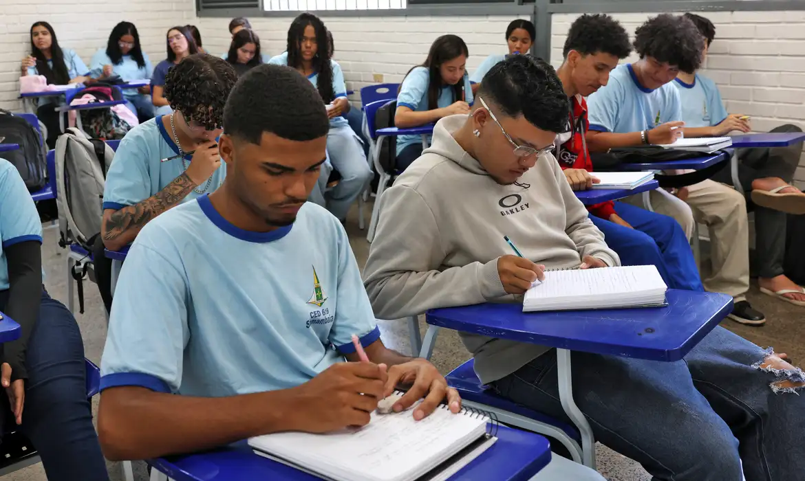 Essa é a primeira edição do PNLD após mudanças na etapa de ensino