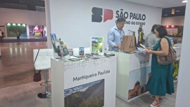 Estande do Turismo de São José apresenta opções da cidade, que representa a RT Mantiqueira