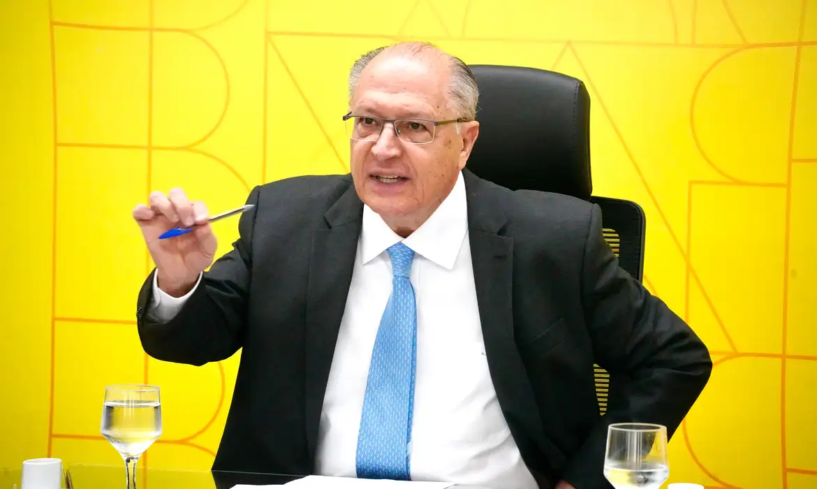 Alckmin diz que medida favorece diálogo e negociação