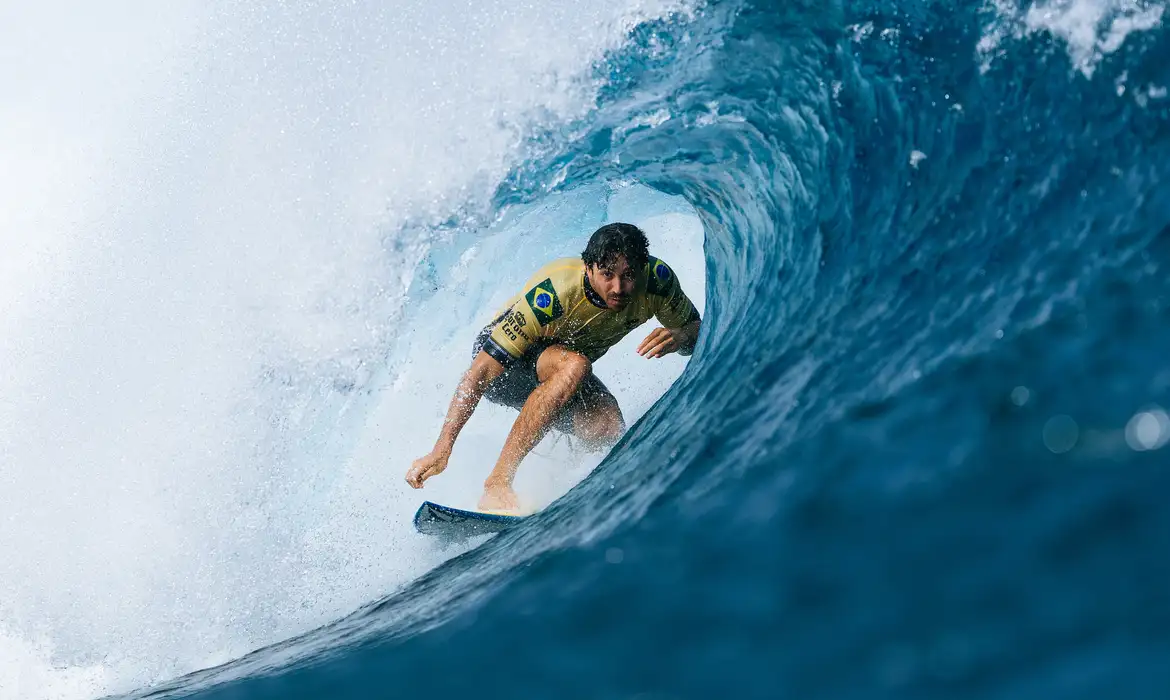 Brasileiro brilha no WSL Finals e garante oitavo título do Brasil