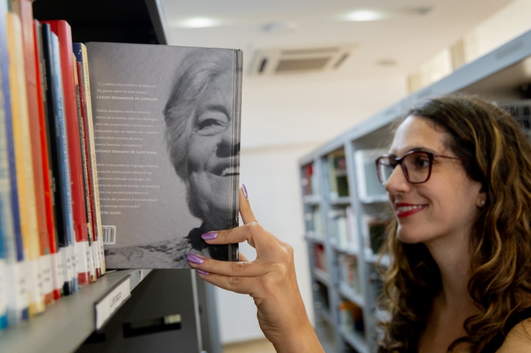 Livro de Adélia Prado