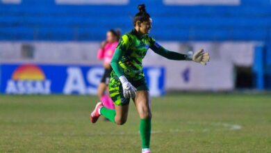 A goleira Yolanda foi a responsável por cobrar com precisão a penalidade sofrida pela atacante Nicoly, garantindo os três pontos para o Burro da Central.