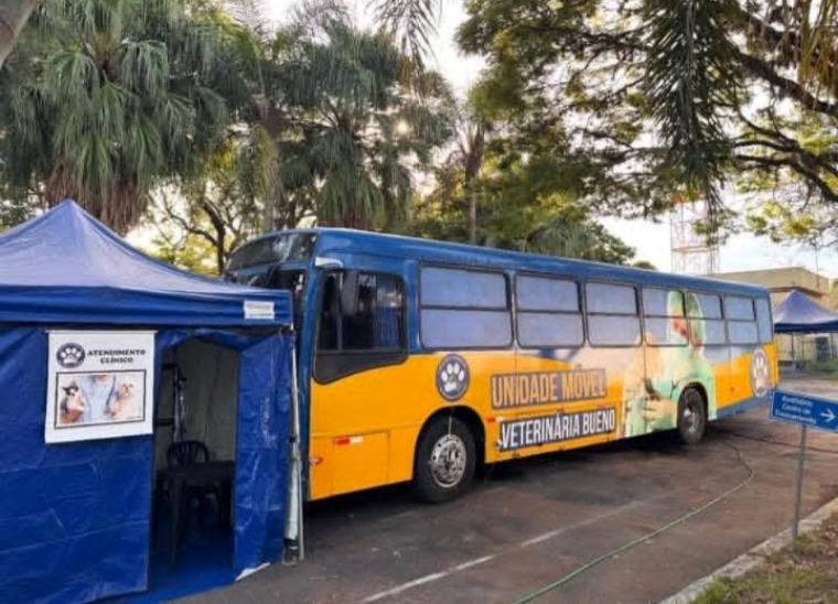 Castramóvel em ação durante mutirão de castração de cães e gatos em Taubaté