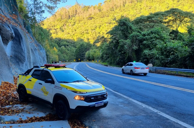 Trecho da rodovia interditado em Campos do Jordão para realização de prova ciclística