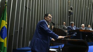 Relator, Eduardo Braga proferiu parecer no Plenário sobre cerca de 200 pedidos de alterações feitos pelos senadores