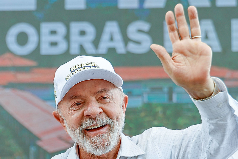 Presidente da República, Luiz Inácio Lula da Silva, durante a cerimônia de entrega de obras retomadas do Ministério da Educação na Ilha de Marajó. Orla de Breves – Pará (PA)