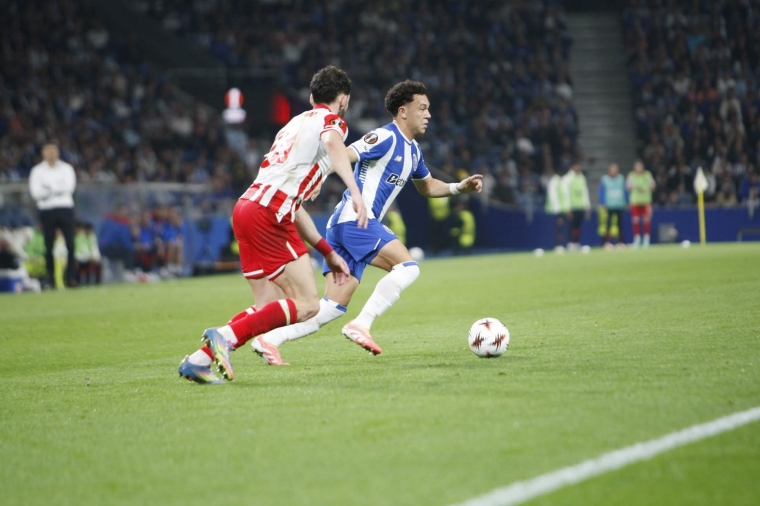 Pepê voltou a encher o campo. O brasileiro fez a jogada para o golo de Rodrigo Mora que deu o triunfo aos azuis e brancos