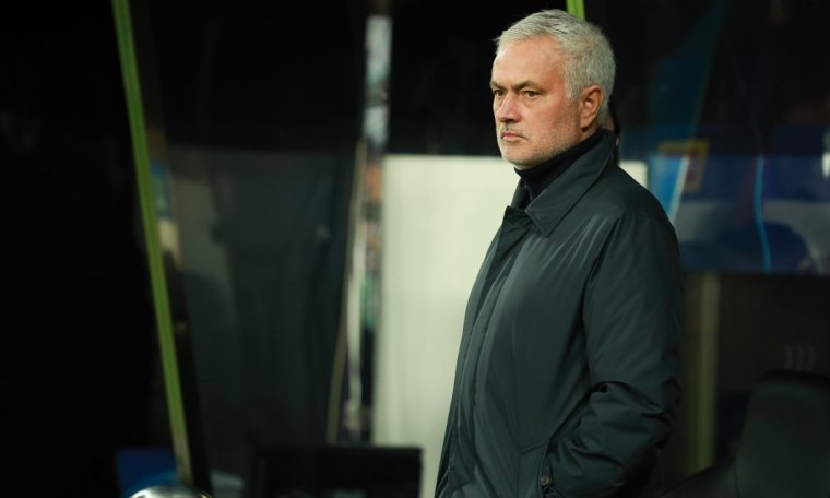 José Mourinho não está a conseguir dar a volta ao conjunto encarnado