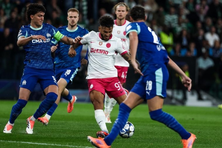 O colombiano Luis Suárez lutou muito, mas desta vez ficou em branco 