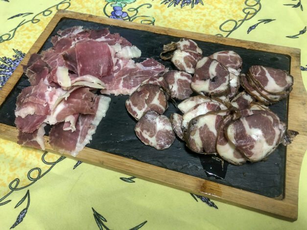 A companhar o melão um bom presunto vem sempre a calhar