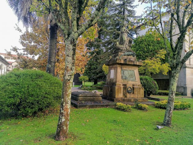 Interior do cemitério do Prado do Repouso, no Porto