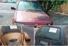 Veículos abandonados são retirados em operação da Prefeitura de Pindamonhangaba