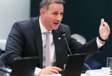 Secretário licenciado apresentará substitutivo a texto do governo