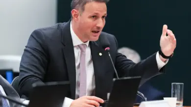 Secretário licenciado apresentará substitutivo a texto do governo