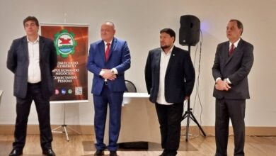 Presidente da Acip, Mauro, além de outros envolvidos no projeto durante o lançamento. (Foto: Divulgação)