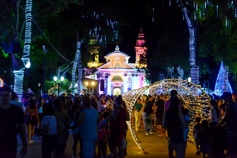 Luzes e decoração do Natal Iluminado de Tremembé 2025