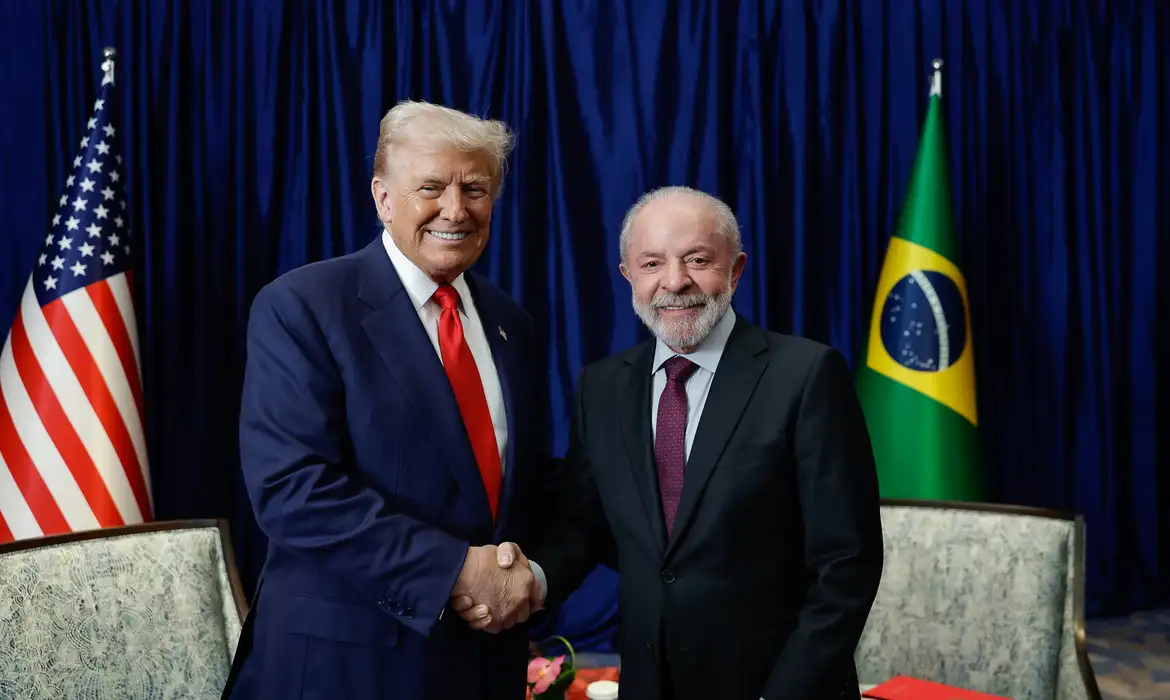 Presidente dos EUA diz que decisão foi tomada após conversa com Lula