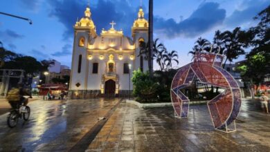 Decoração do Natal Iluminado na Praça Dom Epaminondas em Taubaté