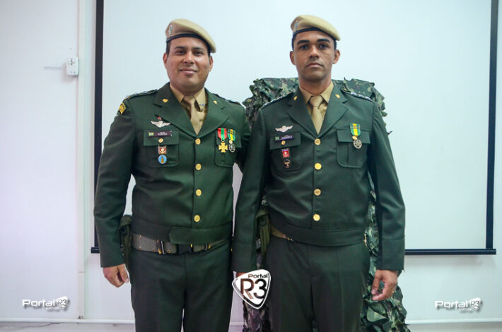 Major Fontes (esquerda) e o novo comandante, capitão Wennes. (Foto: Alex Santos/PortalR3)