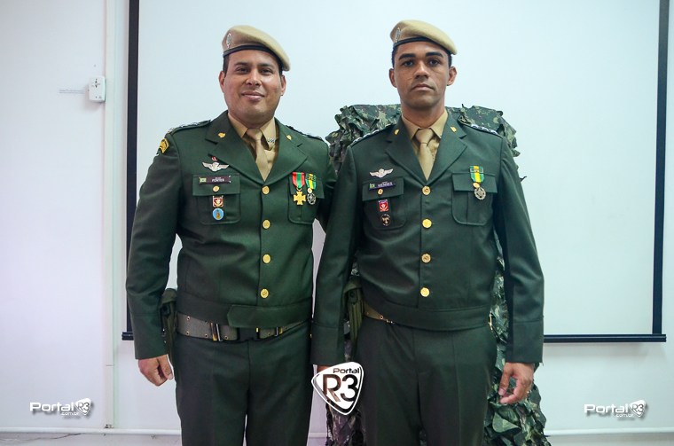Major Fontes (esquerda) e o novo comandante, capitão Wennes. (Foto: Alex Santos/PortalR3)