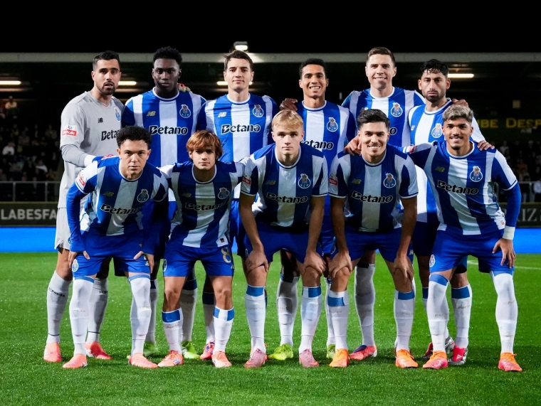 O técnico Francesco Farioli voltou a utilizar um onze com mais garantias de sucesso