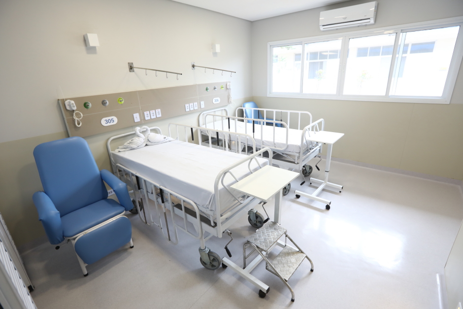 Ao todo, 54 quartos foram reformados, cada um com dois leitos, totalizando 108 leitos completamente modernizados