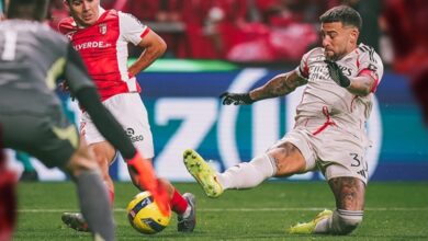 O argentino Nicolas Otamendi inaugurou o marcador com um excelente golpe de cabeça