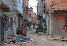 Polícia de São Paulo apreende drogas e material explosivo na Favela do Moinho