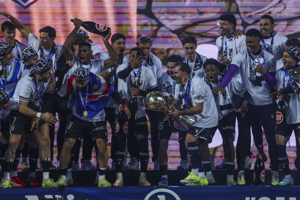 Os vimaranenses fizeram a festa depois do triunfo sobre os seus rivais do Minho